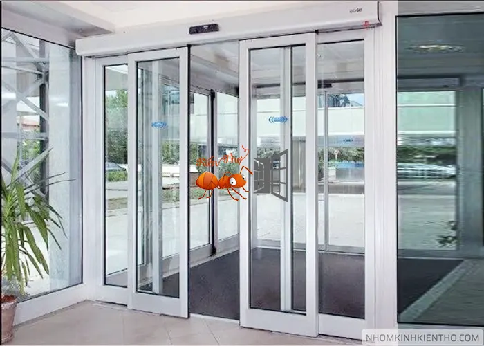 CỬA ĐI 4 CÁNH MỞ TRƯỢT NHÔM XINGFA QUẢNG ĐÔNG CHÍNH HÃNG