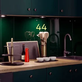 Sửng sờ trước vẻ đẹp rực rỡ hơn 50 mẫu kính cường lực ốp bếp